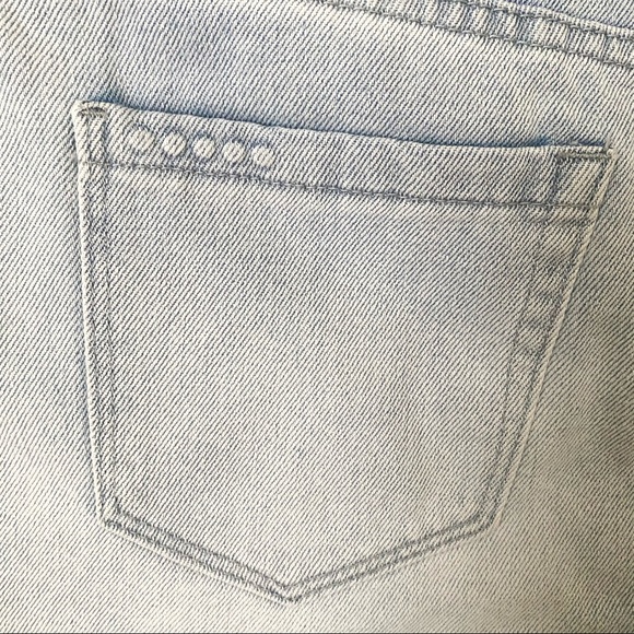 NWT Blank NYC The Fulton Light Wash Roll Up Raw Hem Jean Shorts - Picture 7 of 11